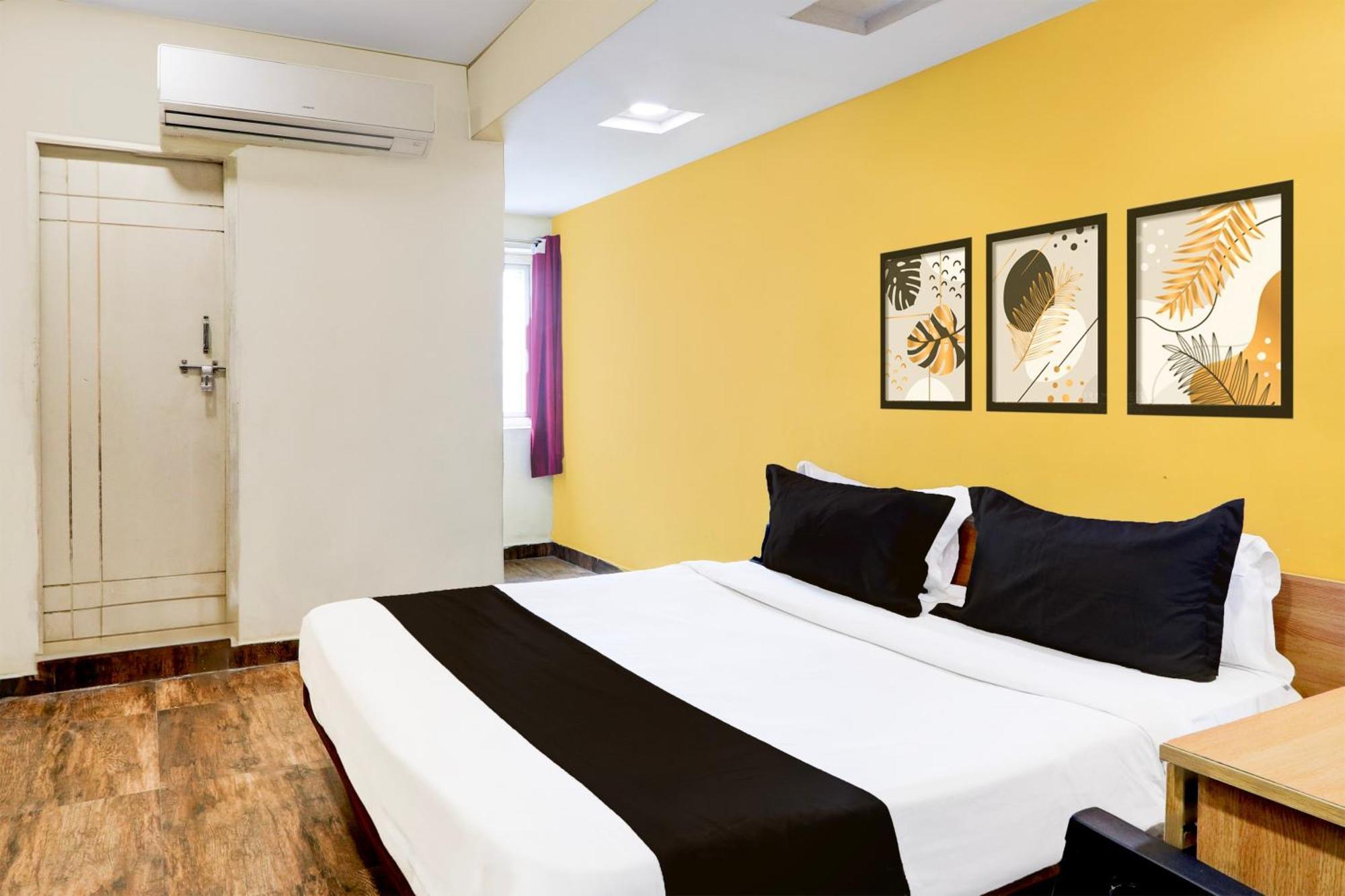 Super Hotel O Medipally Upal Dış mekan fotoğraf
