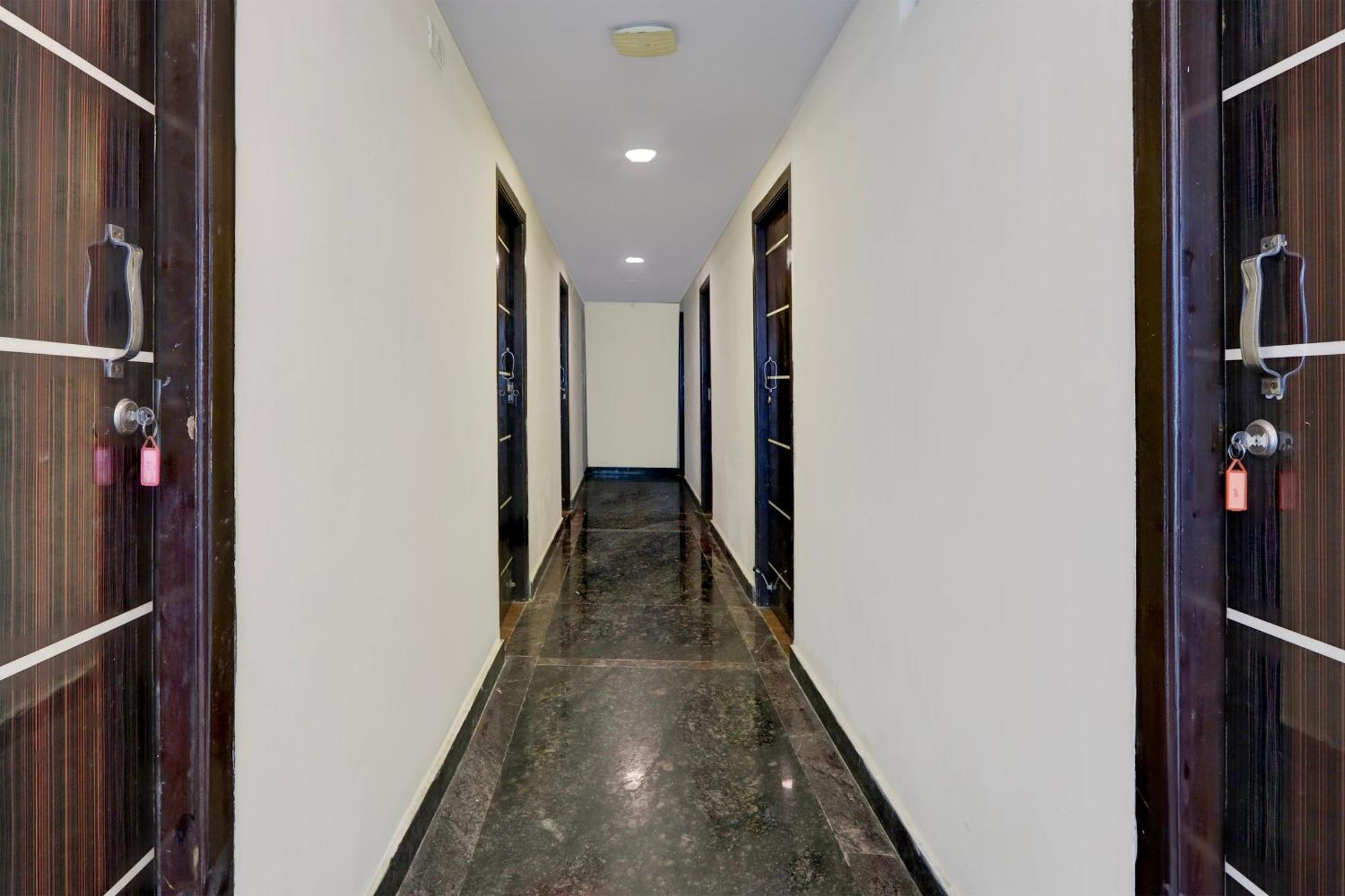Super Hotel O Medipally Upal Dış mekan fotoğraf